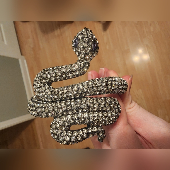 Betsy Johnson Bracelet - Picture 5 of 6